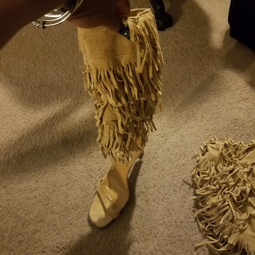 Shoes - Picture 2 of 4